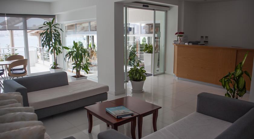 Hotel Agimi Sarandë Buitenkant foto